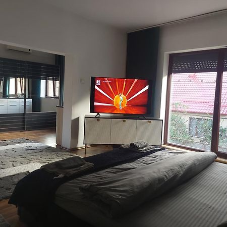 Cataleya Apart Home Oradea Eksteriør billede
